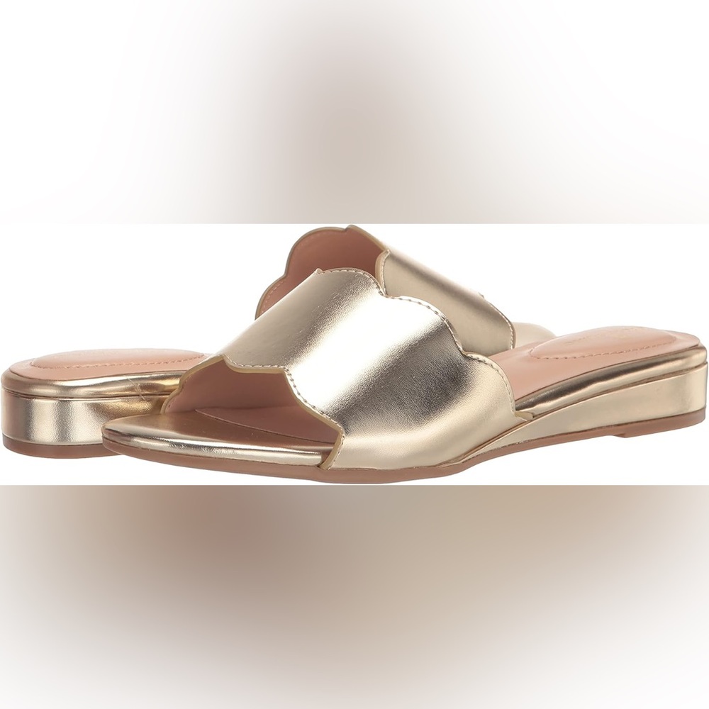 NWT Bandolino Gold Flats size 8 / sz 8 shoes / dress sandals BRAND NEW - Picture 2 of 8